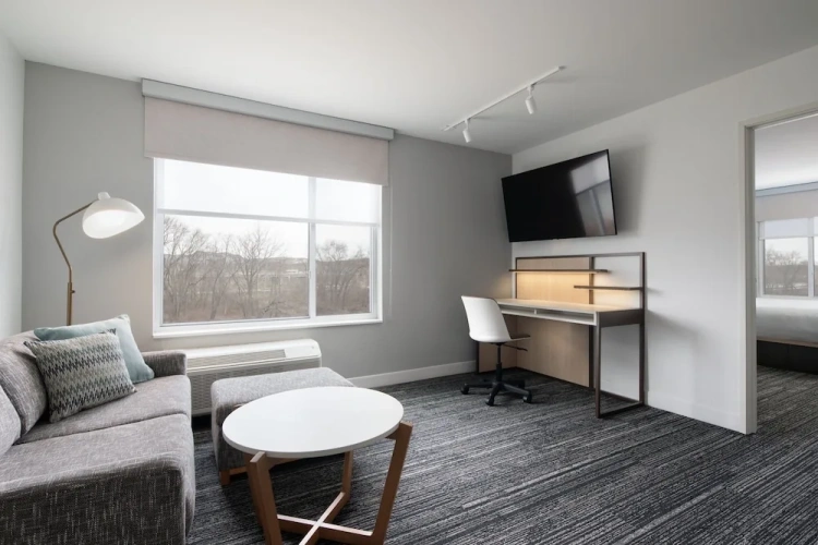 1 Bedroom Suite