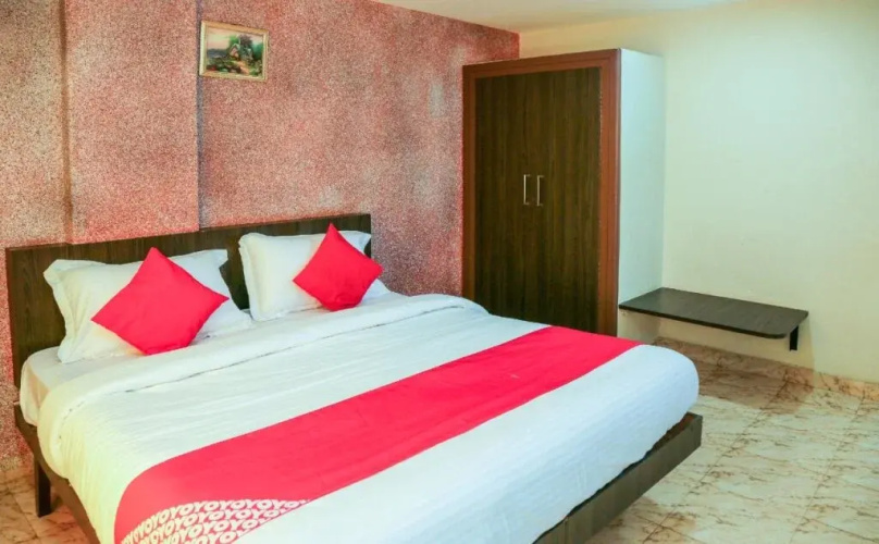 Mother Palace by OYO Rooms