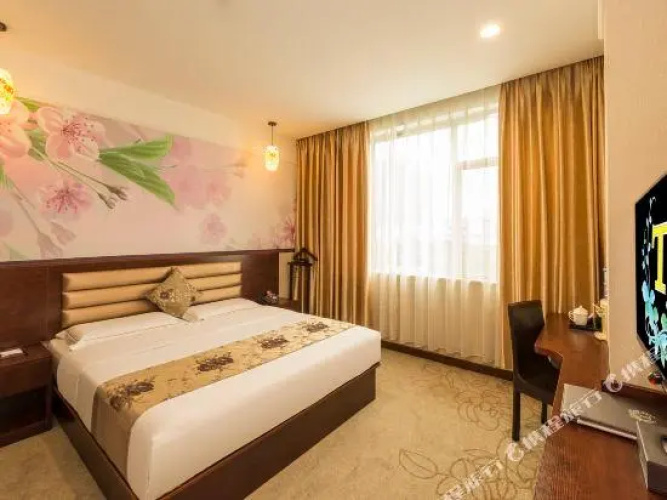 Huayang Hotel
