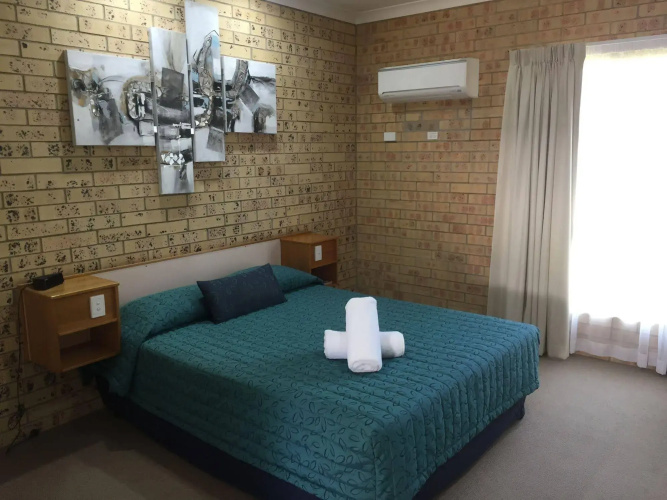Mulga Country Motor Inn