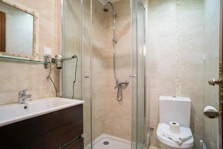 Flores Terrace Apartment