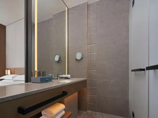 Standard Double room with city view
