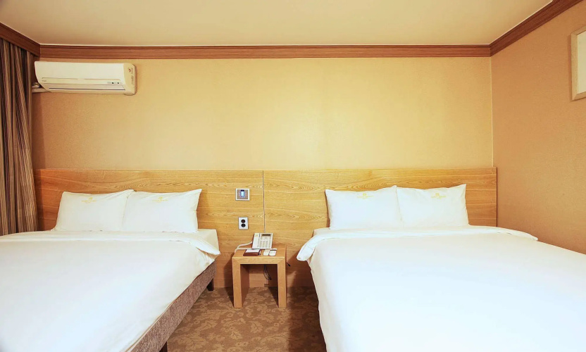 Dawn Beach Hotel