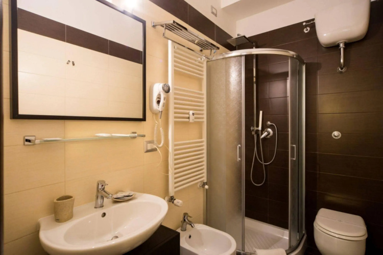 Mikale Rooms