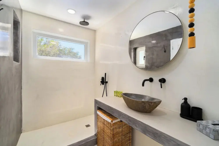 Eolithos Suites