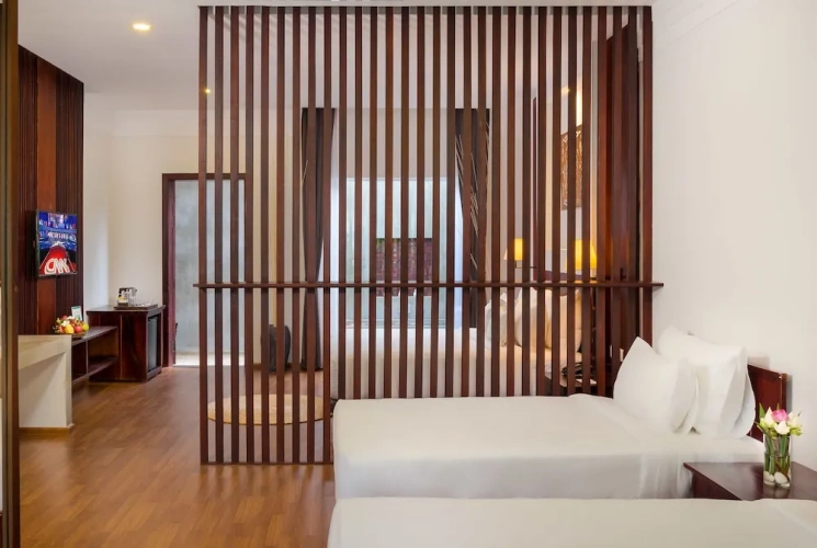 Deluxe Triple room with view