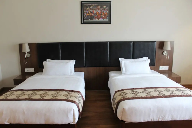 Ariya Hotel