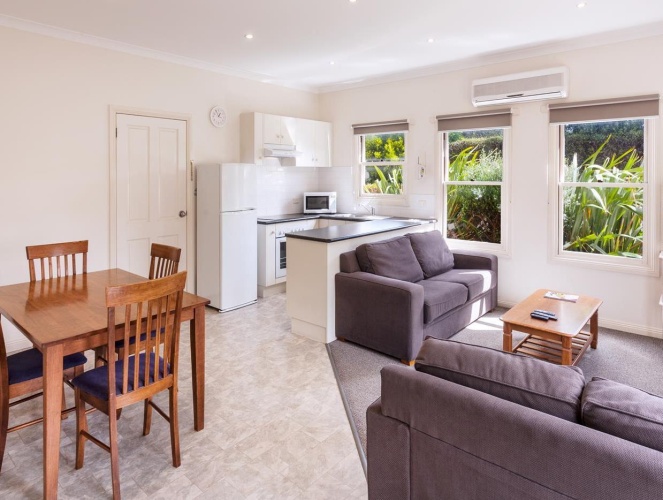 2 Bedrooms Apartment