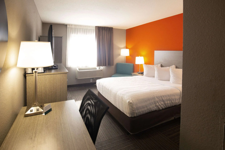 Quality Inn & Suites Hammond Near I-8090