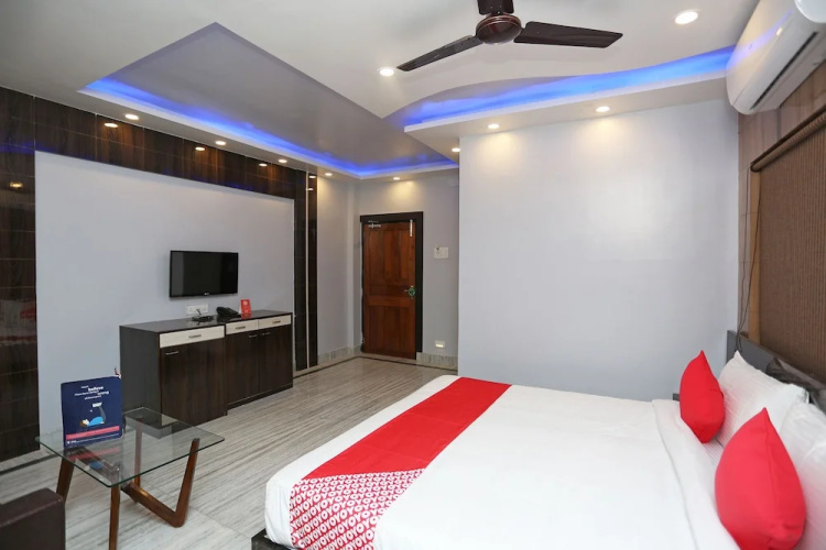 OYO 15578 Dora House