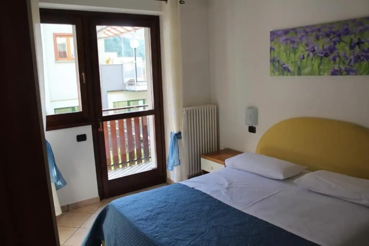 Apartment with garden view