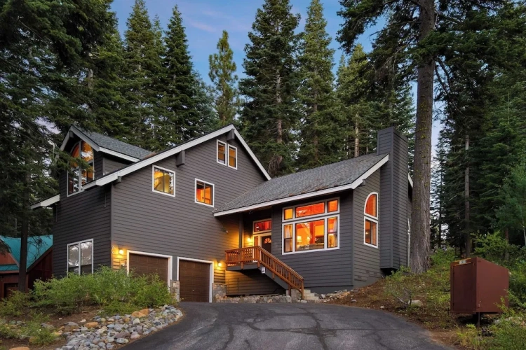 4 Bedrooms Cottage