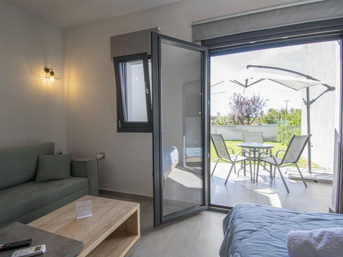 TheaSea Luxury Suites- Studio Suite 2