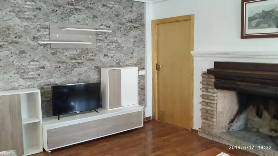 5 Bedrooms Cottage