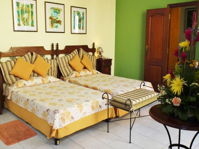 Del Tejadillo Boutique