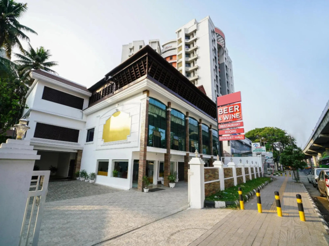 OYO 30084 Hotel Seagate