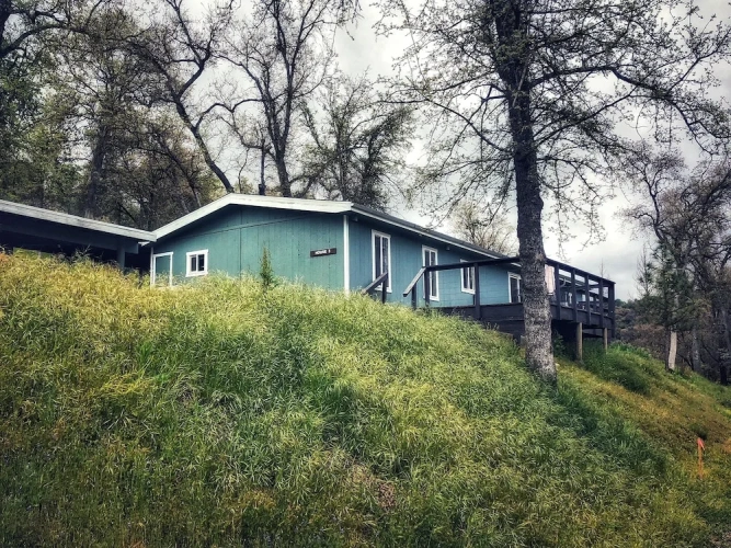 3 Bedrooms Family Cottage with lake view