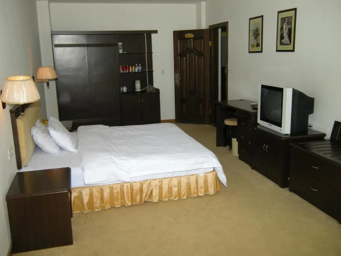 Renjie Business Hotel