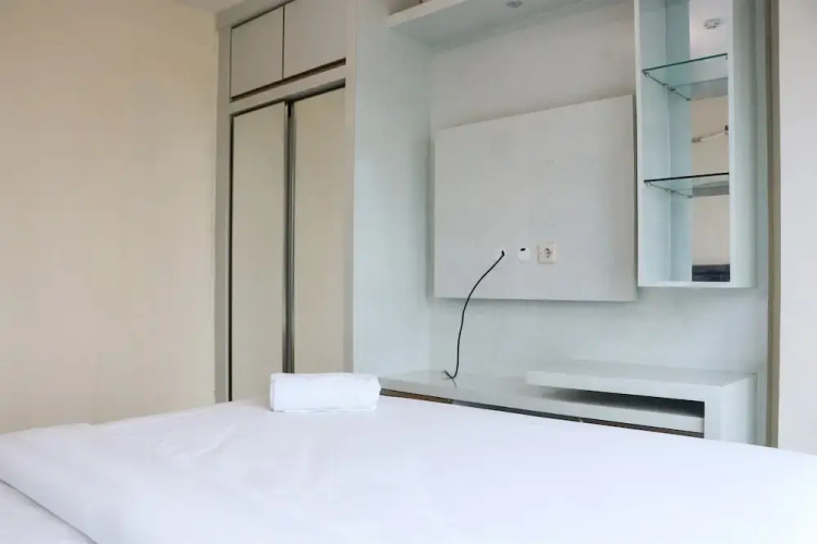Functional 2Br At Tifolia Apartment