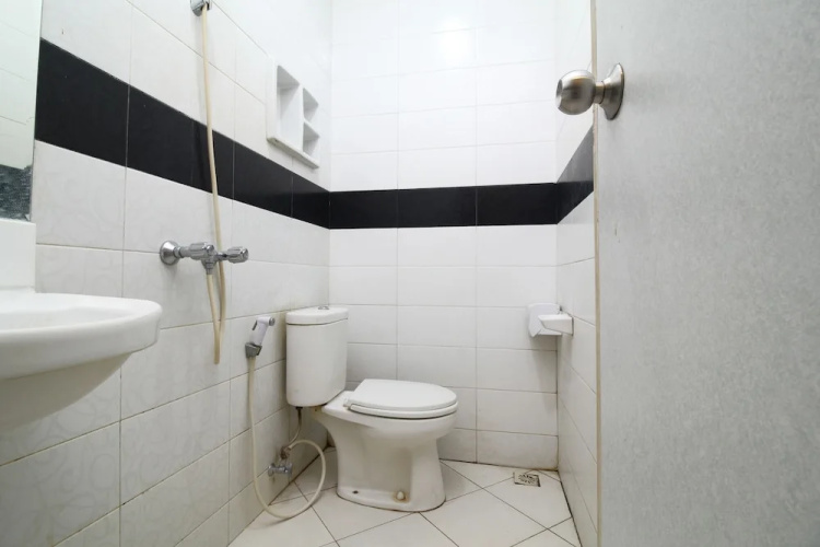Airy Panakkukang Boulevard Ruko Ruby 51 Makassar