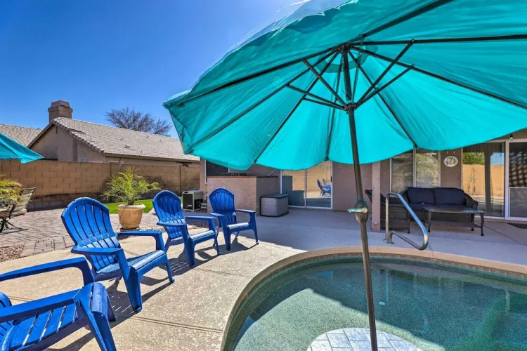 Outdoor Kitchen, Heated Pool: Gilbert Retreat!