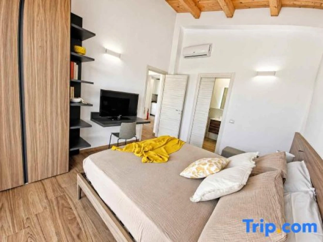4 Bedrooms Villa