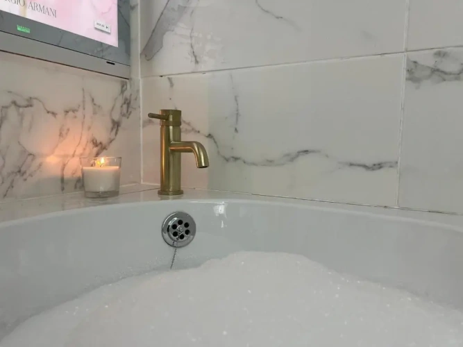 1 Bedroom Deluxe Double Apartment with city view