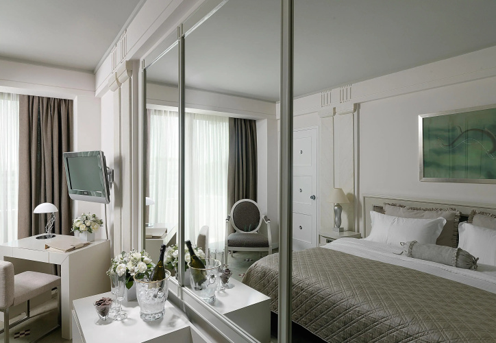 NJV Athens Plaza Hotel
