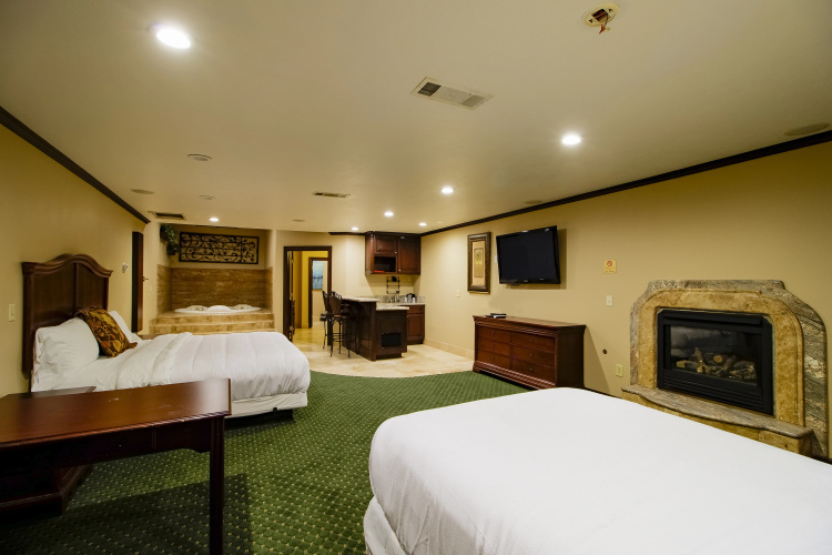 OYO Pinewood Inn & Suites Silsbee 4