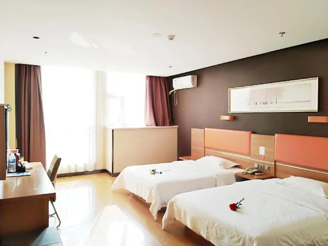 7Days Premium Linyi Hedong Caiyuan Square