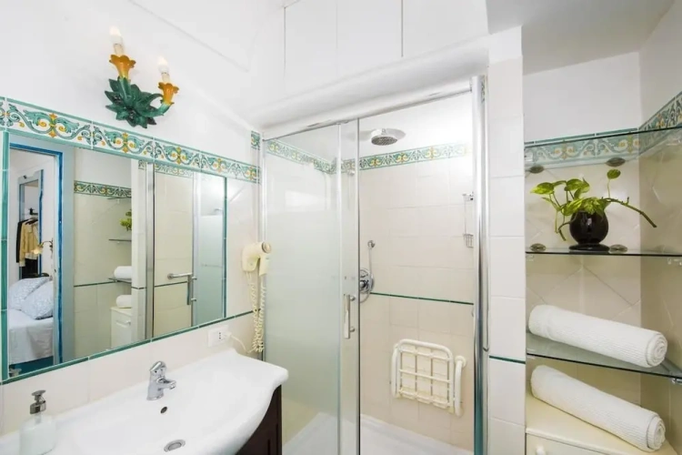 1 Bedroom Deluxe room with balcony and with sea view