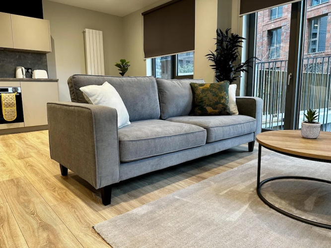 Spacious & Luxurious 2-bed Apartment in London
