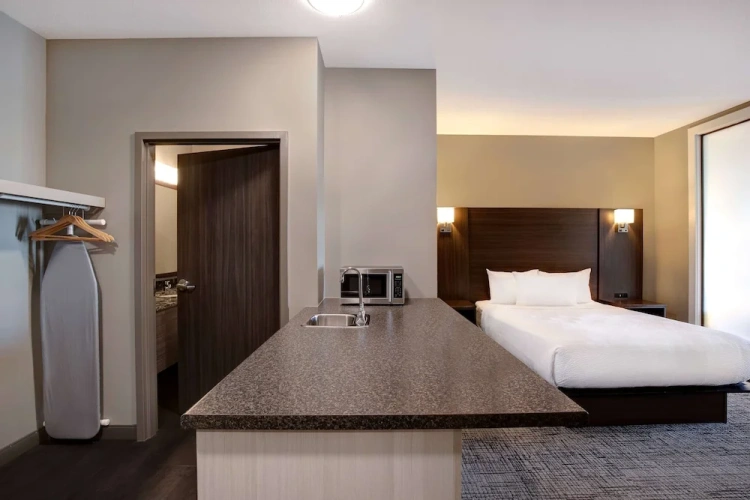 Quadruple Family Suite
