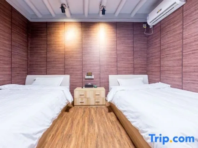 6 Bedrooms Suite