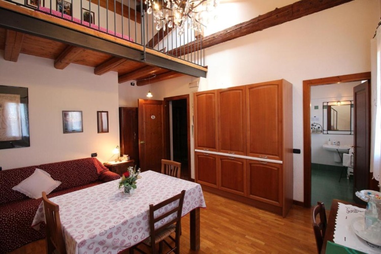 Duplex Studio with view