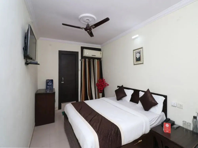 OYO 23009 Hotel Maxx
