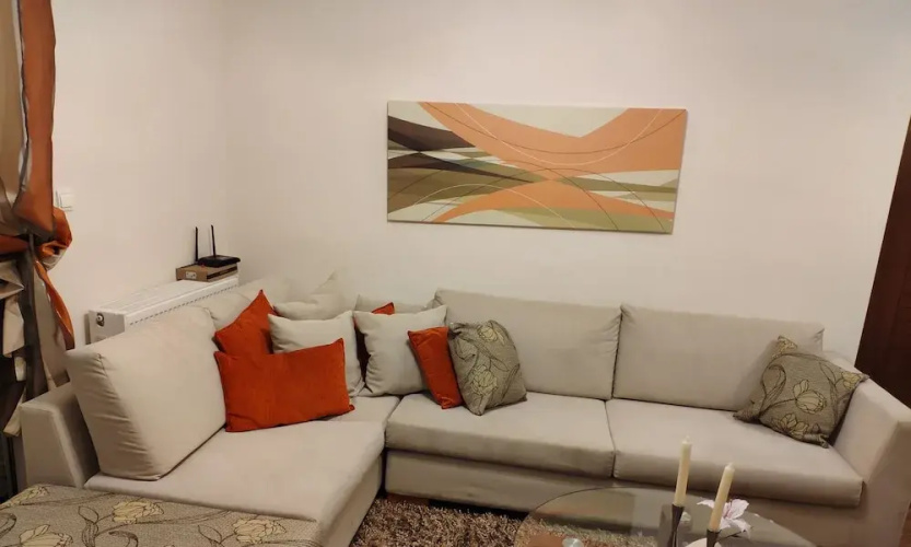 Travell Suite 11