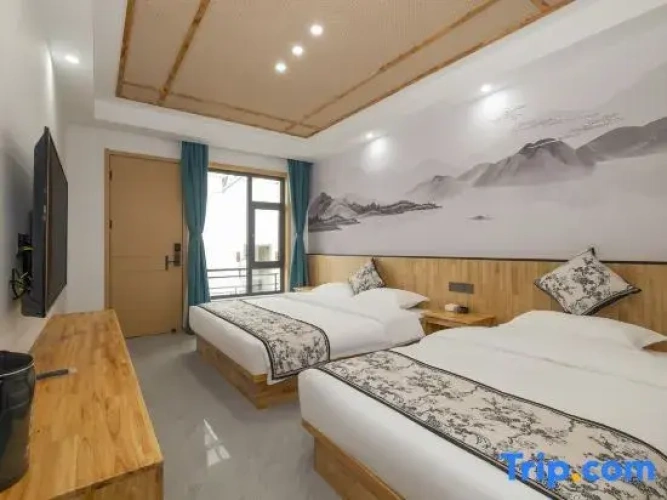 Standard Triple Family room