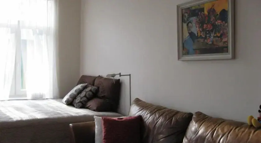Apartment Sundaymorning
