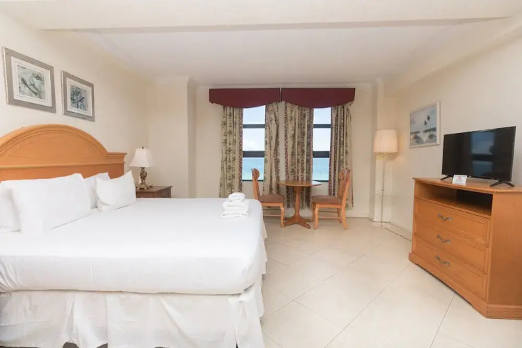 746 Ocean View Hollywood Beach Resort