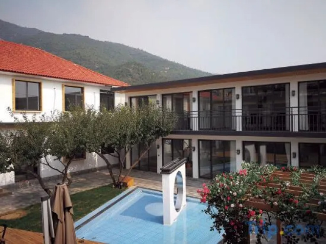 Zuilan Hostel
