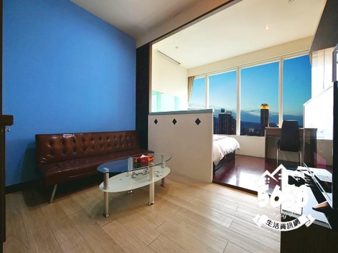 Deluxe Double room with city view
