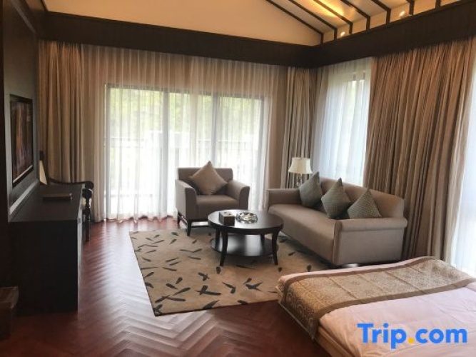 Deluxe Family Suite
