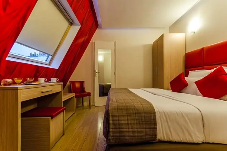 Quadruple room