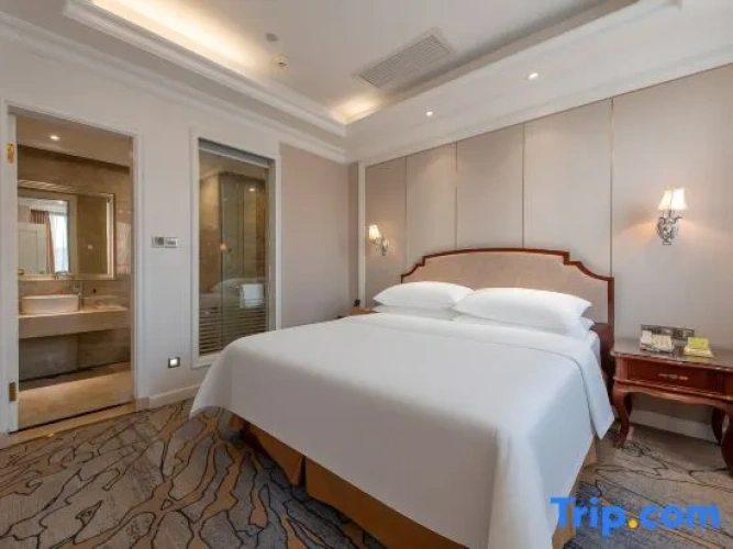 Deluxe Double Suite