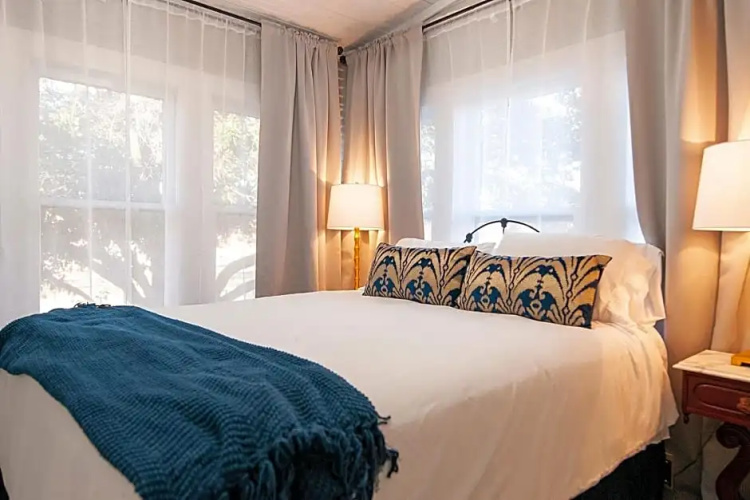 Dabbs Hotel