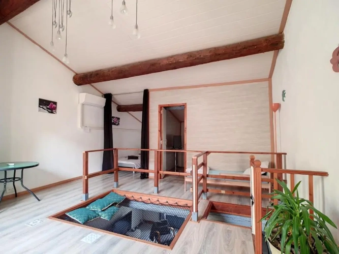 4 Bedrooms Cottage