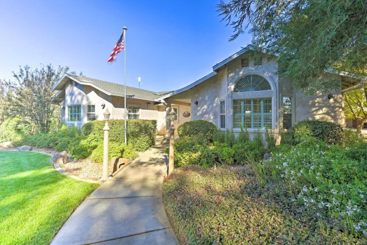 Chic Ranch-style Home on 33-acre Walnut Ranch