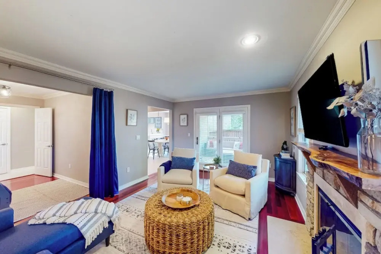 3BR Dog-friendly Retreat w/ Fireplace & Patio