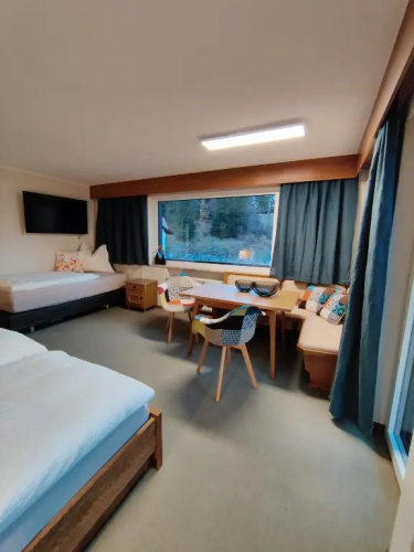 Alpinum Hostel